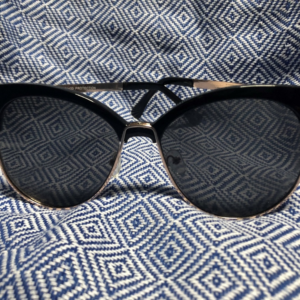 SUPER CUTE OVERSIZED CAT EYE GLASSES - UV400